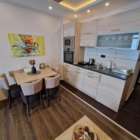Apartman Pleasure M4 Milmari